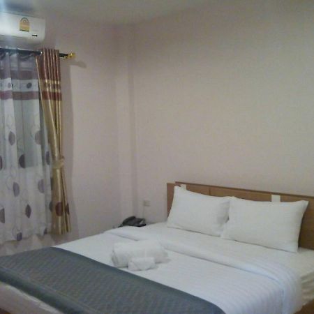 The Zara Double Tree Hotel Ubon Ratchathani Room photo